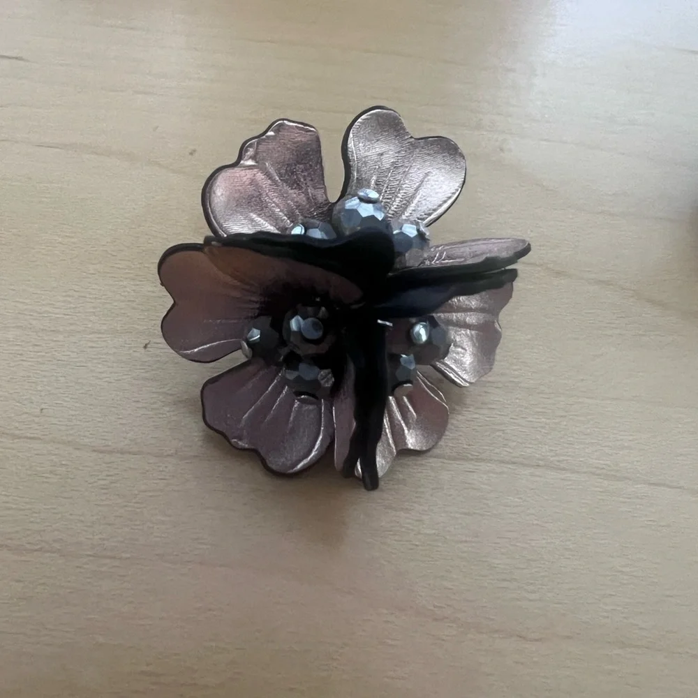 NWOT Stella & Dot Floral Statement Earrings Dusty Pink - Picture 2 of 4